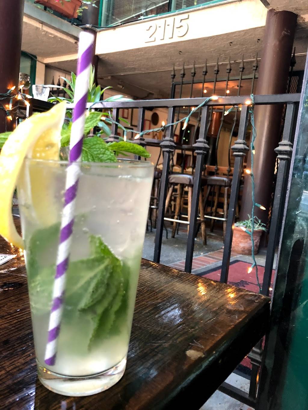 Kasbah | restaurant | 2115 J St, Sacramento, CA 95816, USA | 9164424388 OR +1 916-442-4388