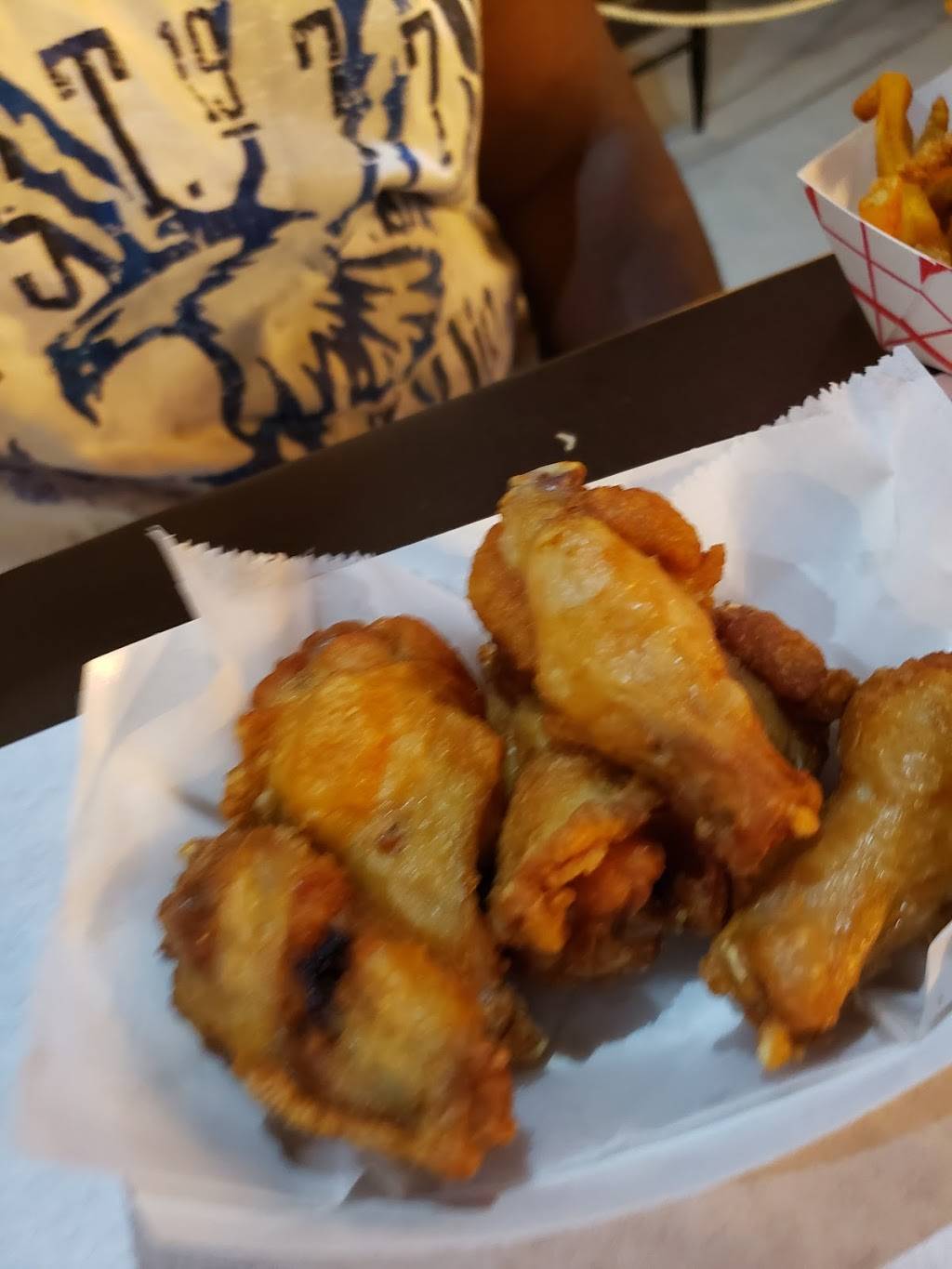 Carolina Crab House | restaurant | 4950 Centre Pointe Dr #146, North Charleston, SC 29418, USA | 8542223888 OR +1 854-222-3888