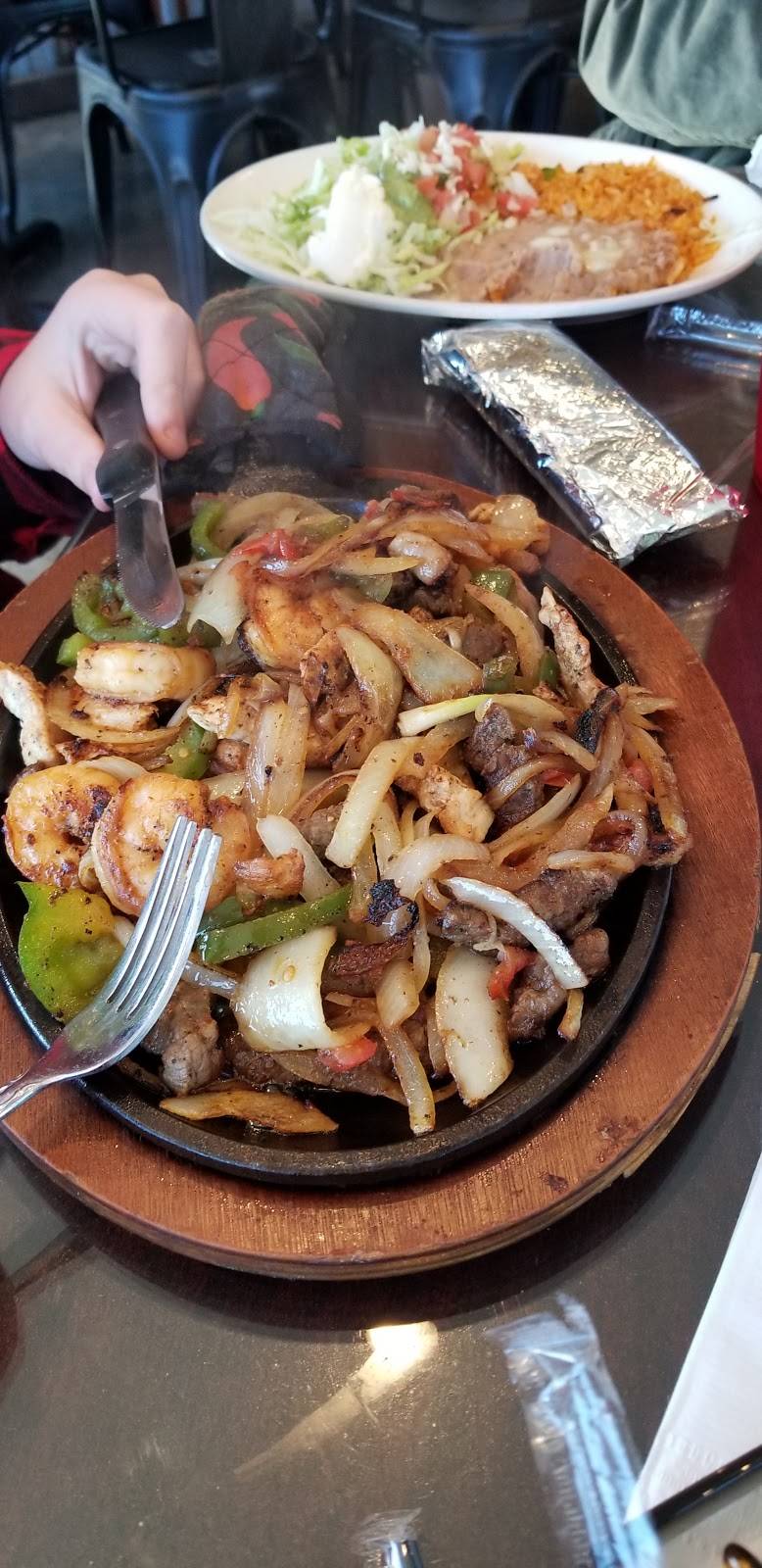 Armandos Mexican Bar and Grill | restaurant | 203 Ohio Ave N, Live Oak, FL 32064, USA | 3862190623 OR +1 386-219-0623