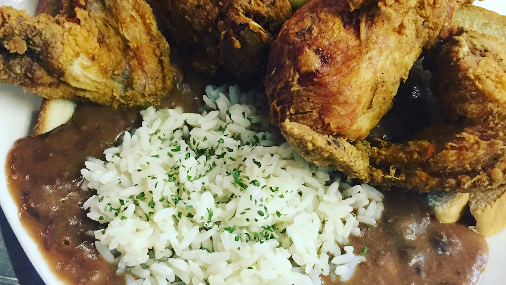 Rays On The Ave | restaurant | 2005 N Broad St, New Orleans, LA 70119, USA | 5047666404 OR +1 504-766-6404