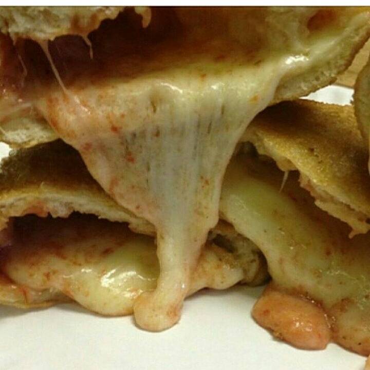 Florida Style Pizza | restaurant | 2052 S Beechwood St, Philadelphia, PA 19145, USA | 2157557946 OR +1 215-755-7946