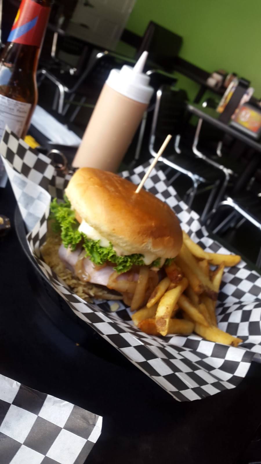 Los Verdes New York | restaurant | 1708, 46-26 Greenpoint Ave, Sunnyside, NY 11104, USA | 7182556600 OR +1 718-255-6600