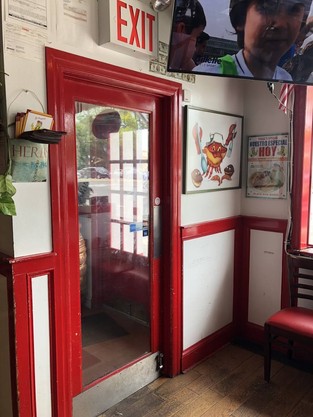 Pollos Mario Woodhaven | restaurant | 6320 Woodhaven Blvd, Flushing, NY 11374, USA | 7185652055 OR +1 718-565-2055