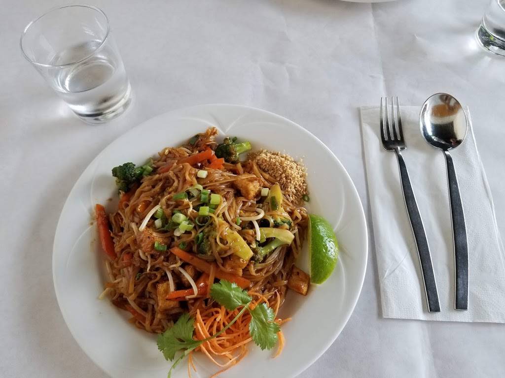 Lemongrass Thai Bistro | restaurant | suite 116 14866, Old St Augustine Rd, Jacksonville, FL 32258, USA | 9046475043 OR +1 904-647-5043