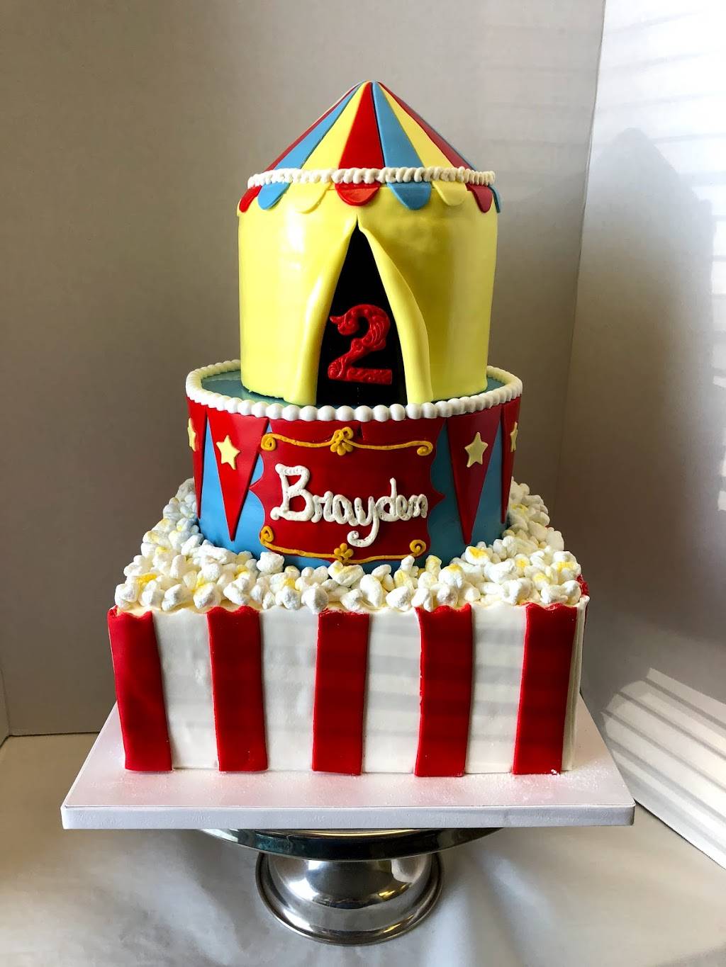 Cupcake Magician | bakery | 54 Monmouth St, Red Bank, NJ 07701, USA | 7325305700 OR +1 732-530-5700