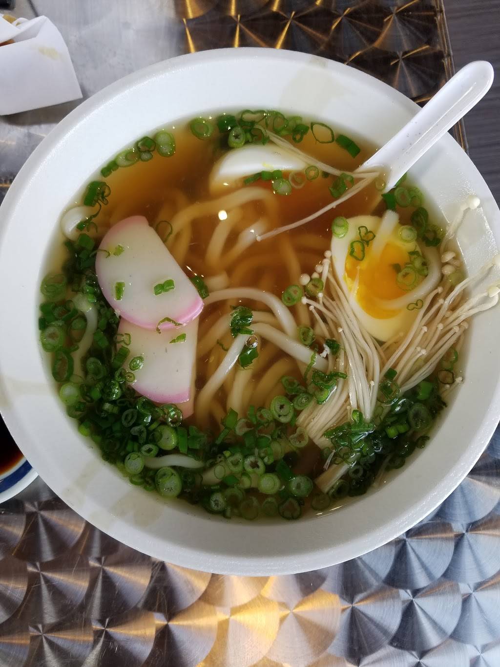 Hais Sushi & Pho | restaurant | 2617 8th Ave S #112, Nashville, TN 37204, USA | 6157605800 OR +1 615-760-5800