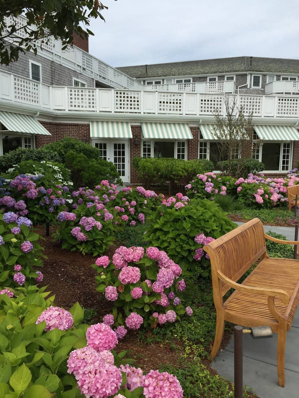 Chatham Bars Inn | restaurant | 297 Shore Rd, Chatham, MA 02633, USA | 5089450096 OR +1 508-945-0096