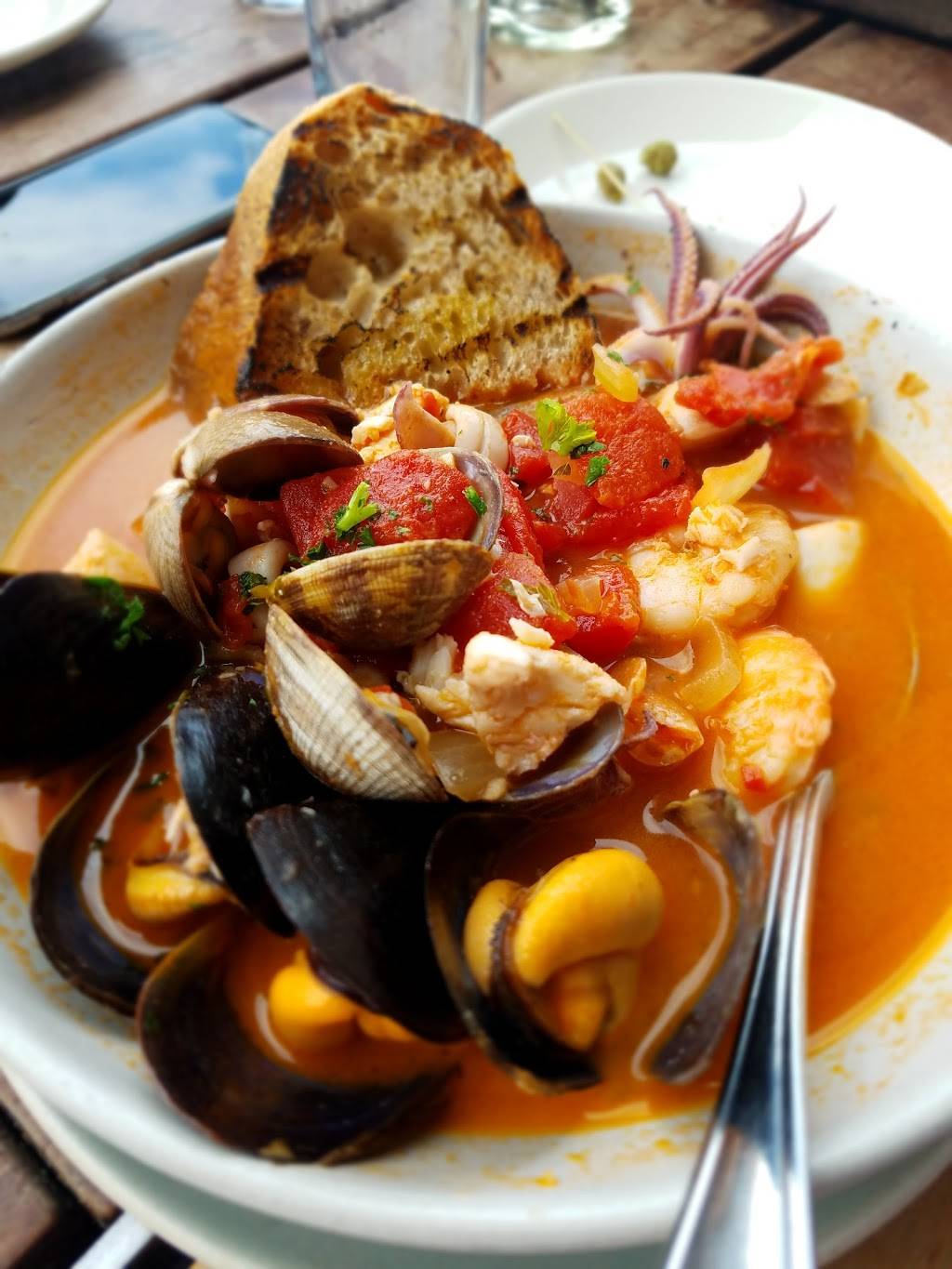 Hog Island Oyster Co. | restaurant | One Ferry Building, #11, San Francisco, CA 94111, USA | 4153917117 OR +1 415-391-7117