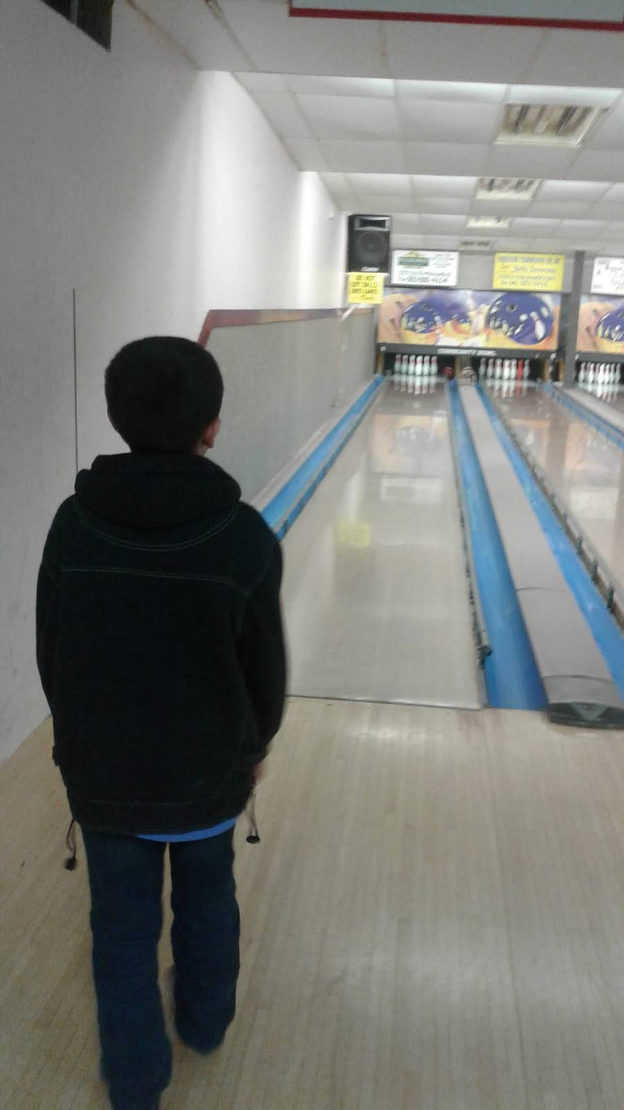 Community Bowl Bar and Grill | restaurant | 518 Main St, Dumont, IA 50625, USA | 6418573787 OR +1 641-857-3787