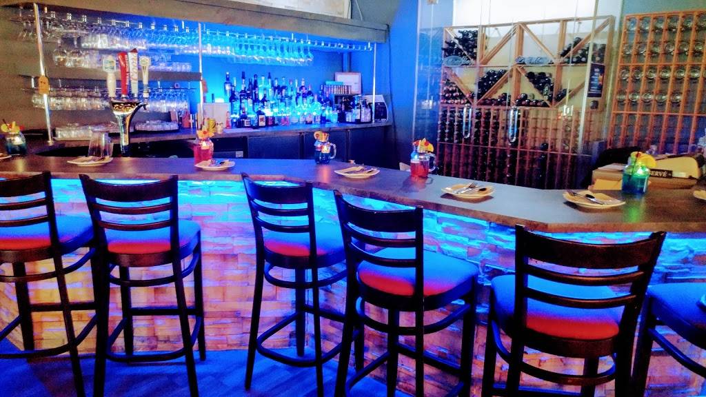 Le Monte Carlo | restaurant | 60 Rue Saint Paul, Charlemagne, QC J5Z 1G3, Canada | 4505812222 OR +1 450-581-2222