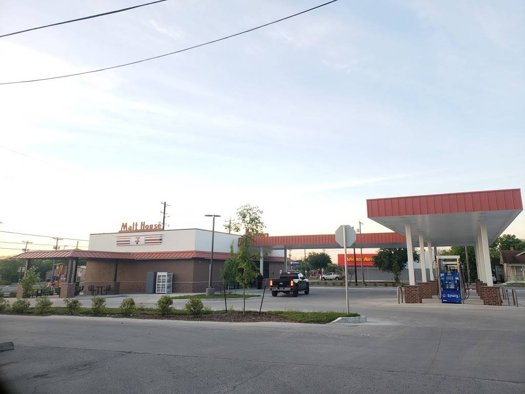 Malt House | restaurant | 115 S Zarzamora St, San Antonio, TX 78207, USA | 2104338441 OR +1 210-433-8441