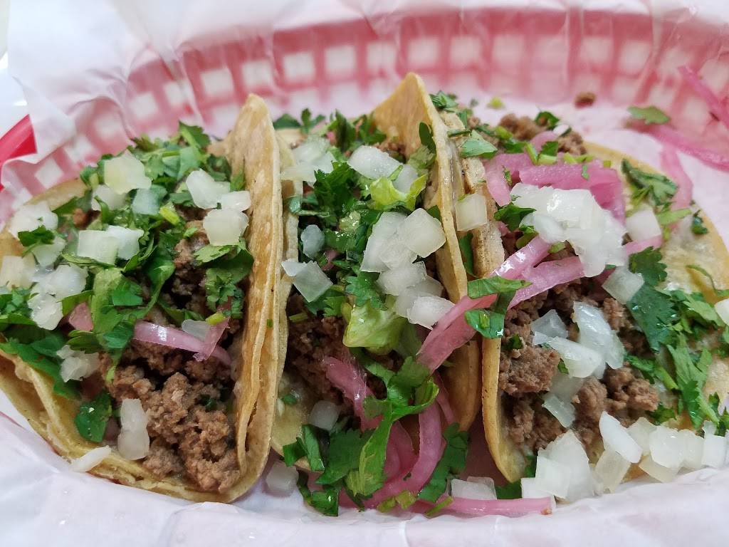 Los Tacos | restaurant | 131 W Sunset Dr, Waukesha, WI 53189, USA | 2628753556 OR +1 262-875-3556