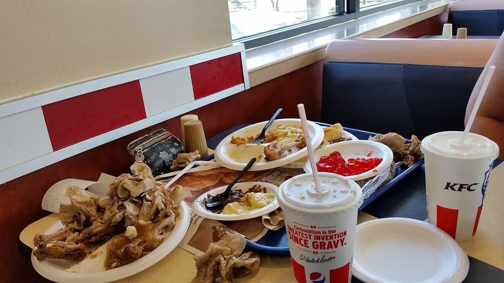 KFC | restaurant | 1122 E Stuart Dr, Galax, VA 24333, USA | 2762368002 OR +1 276-236-8002