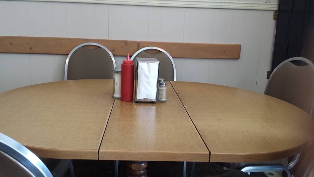 Jennys Country Lane | restaurant | 38 Mill St, Stirling, ON K0K 3E0, Canada | 6133955487 OR +1 613-395-5487