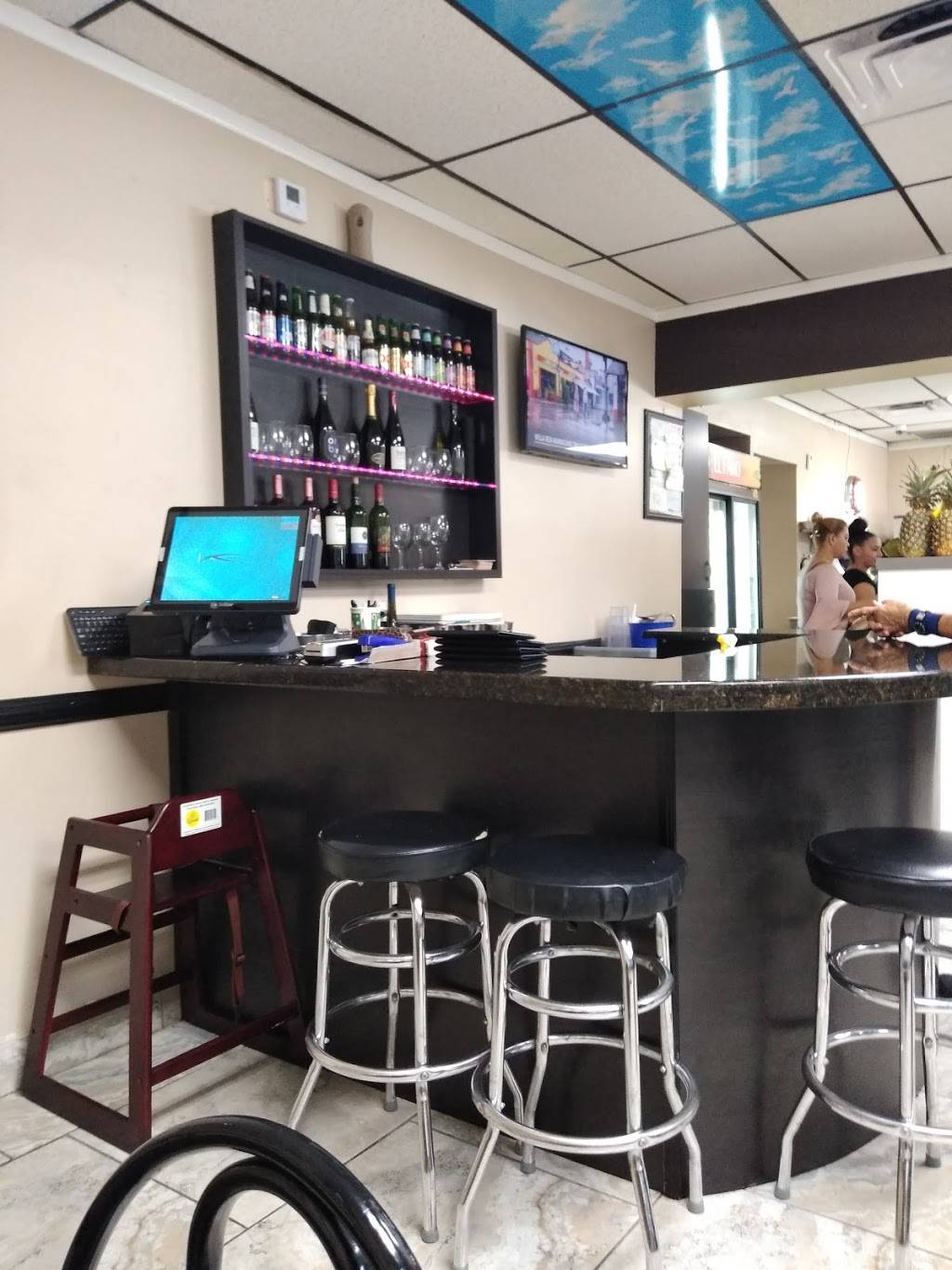 El Faro Latin Cafe | restaurant | 5305 NW 79th Ave, Miami, FL 33166, USA | 3059943276 OR +1 305-994-3276