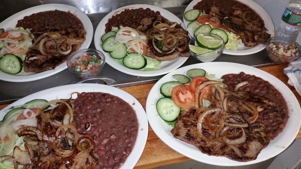 Silvia’s Pupuseria | restaurant | 621 Lincoln Blvd, Middlesex, NJ 08846, USA | 7324694066 OR +1 732-469-4066