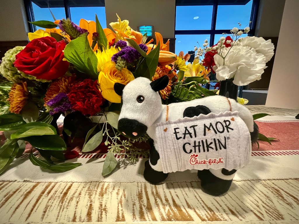 Chick-fil-A | restaurant | 28588 Telegraph Rd, Southfield, MI 48034, USA | 3136540410 OR +1 313-654-0410