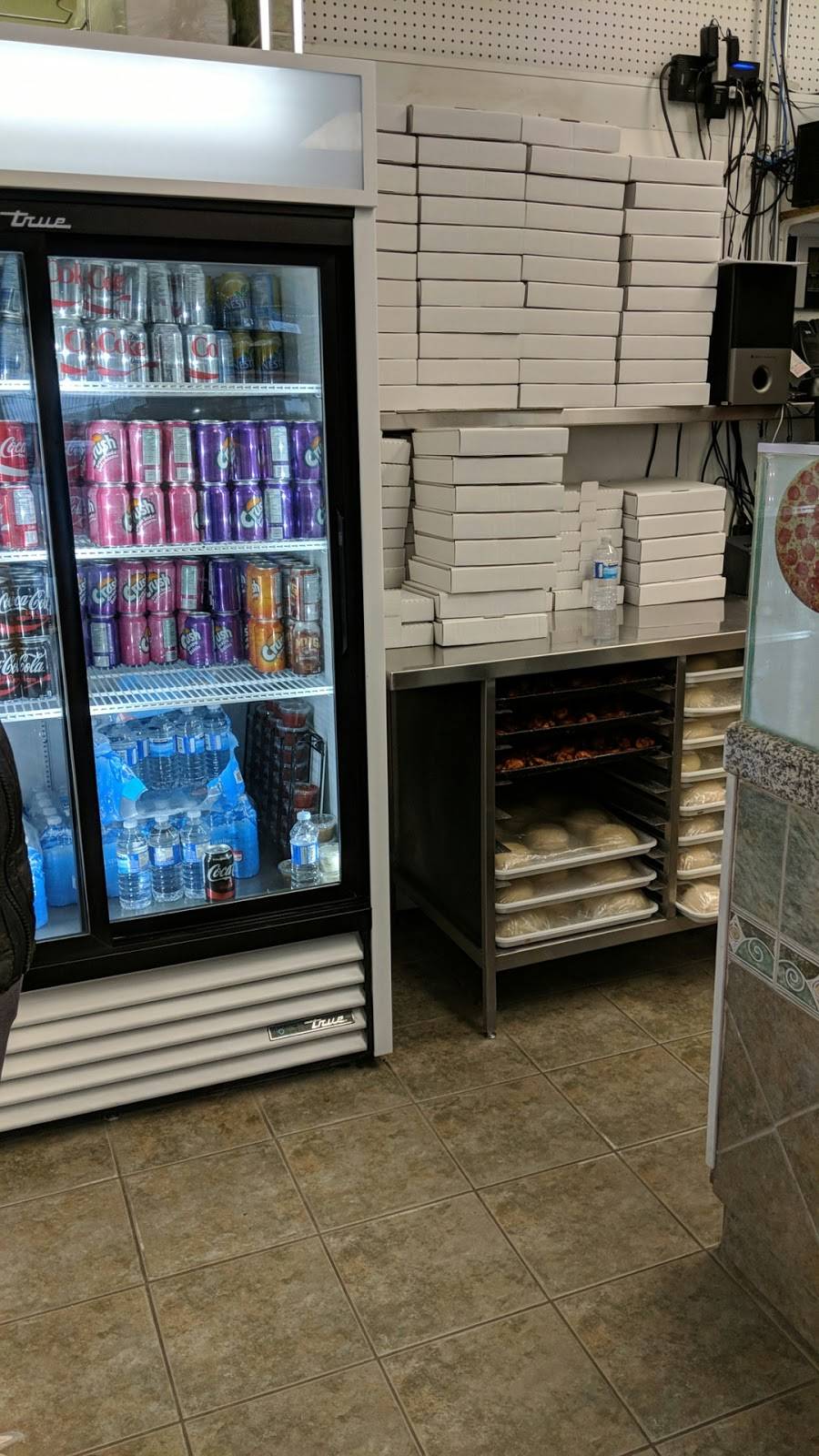 Sopranos Pizza | restaurant | 500 Oxford St W, London, ON N6H 1T5, Canada | 5194740241 OR +1 519-474-0241