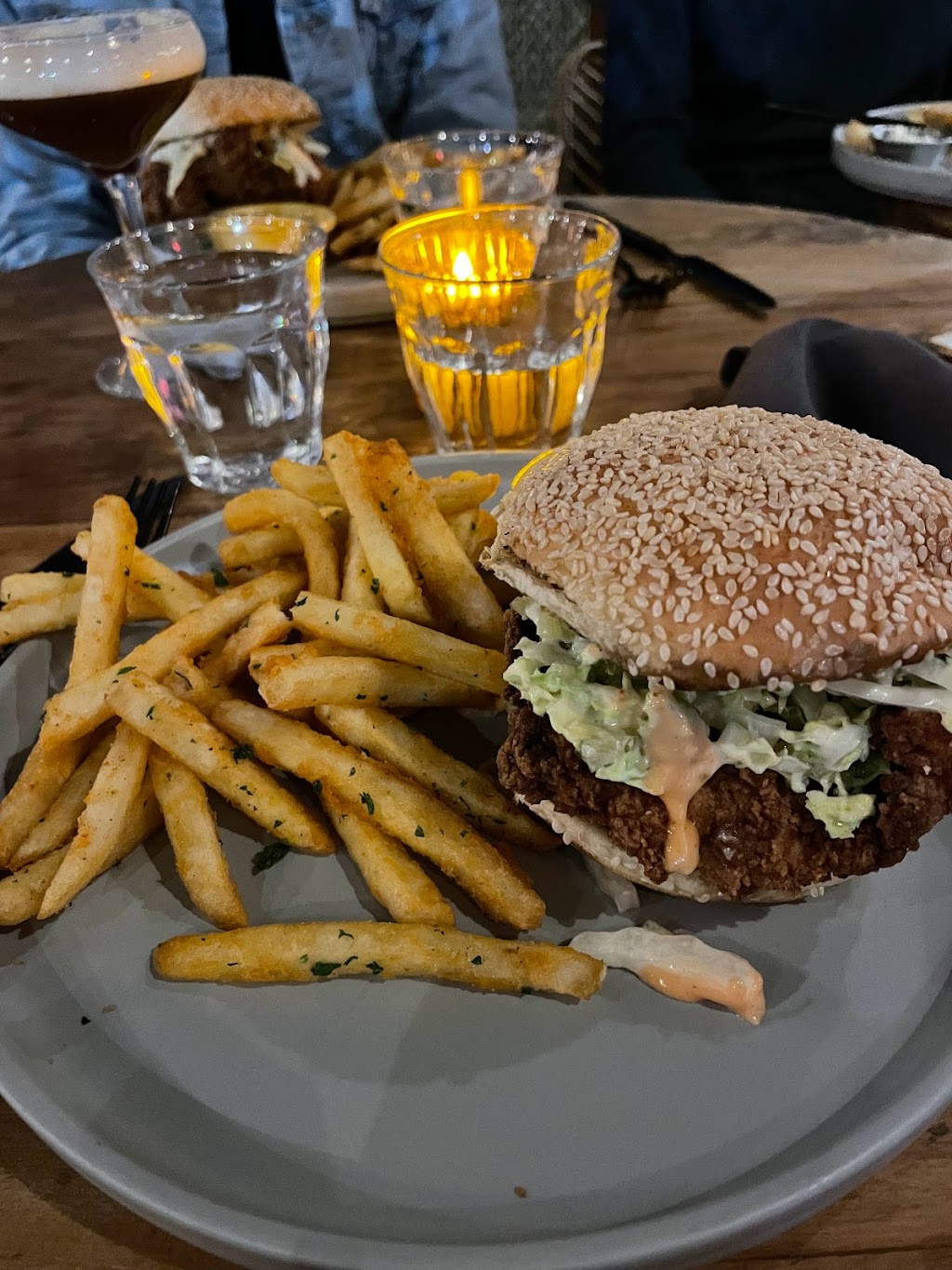 Belles Beach House | restaurant | 24 Windward Ave, Venice, CA 90291, USA | 4243636600 OR +1 424-363-6600