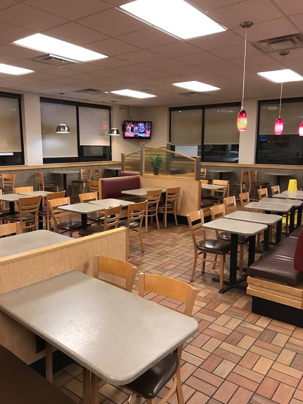 Wendys | restaurant | 2 Industrial Drive, Binghamton, NY 13904, USA | 6076519035 OR +1 607-651-9035