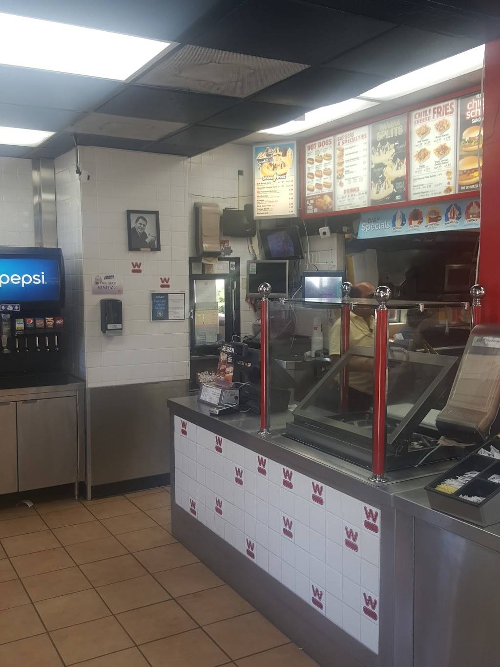 Wienerschnitzel | restaurant | 2501 Broadway, Sacramento, CA 95818, USA | 9164579925 OR +1 916-457-9925