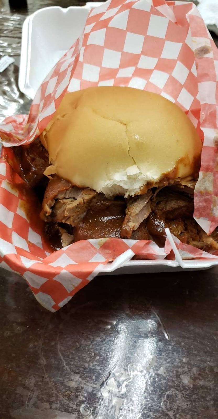 Neils BBQ Nation | restaurant | 178 Dundas St E, Trenton, ON K8V 1L6, Canada | 6133924227 OR +1 613-392-4227