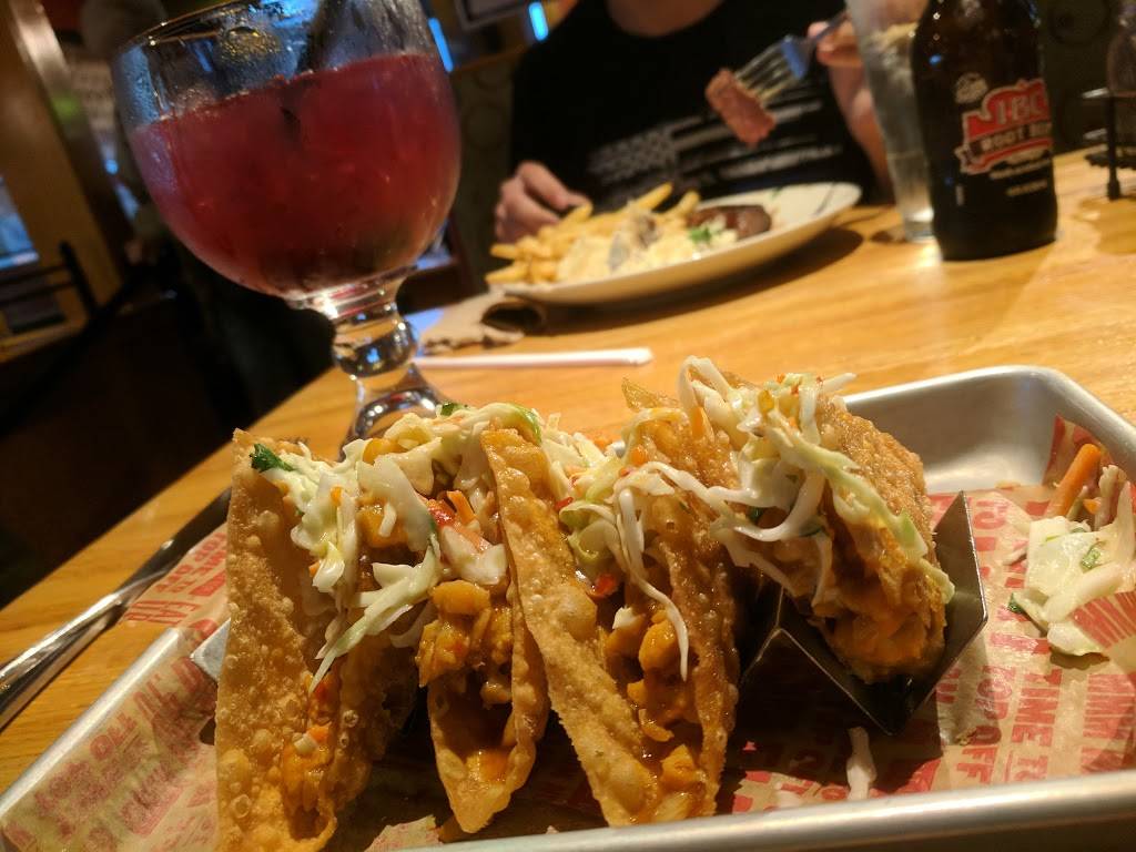 Applebees Grill + Bar | restaurant | 938 S Broadway, Hicksville, NY 11801, USA | 5169323780 OR +1 516-932-3780