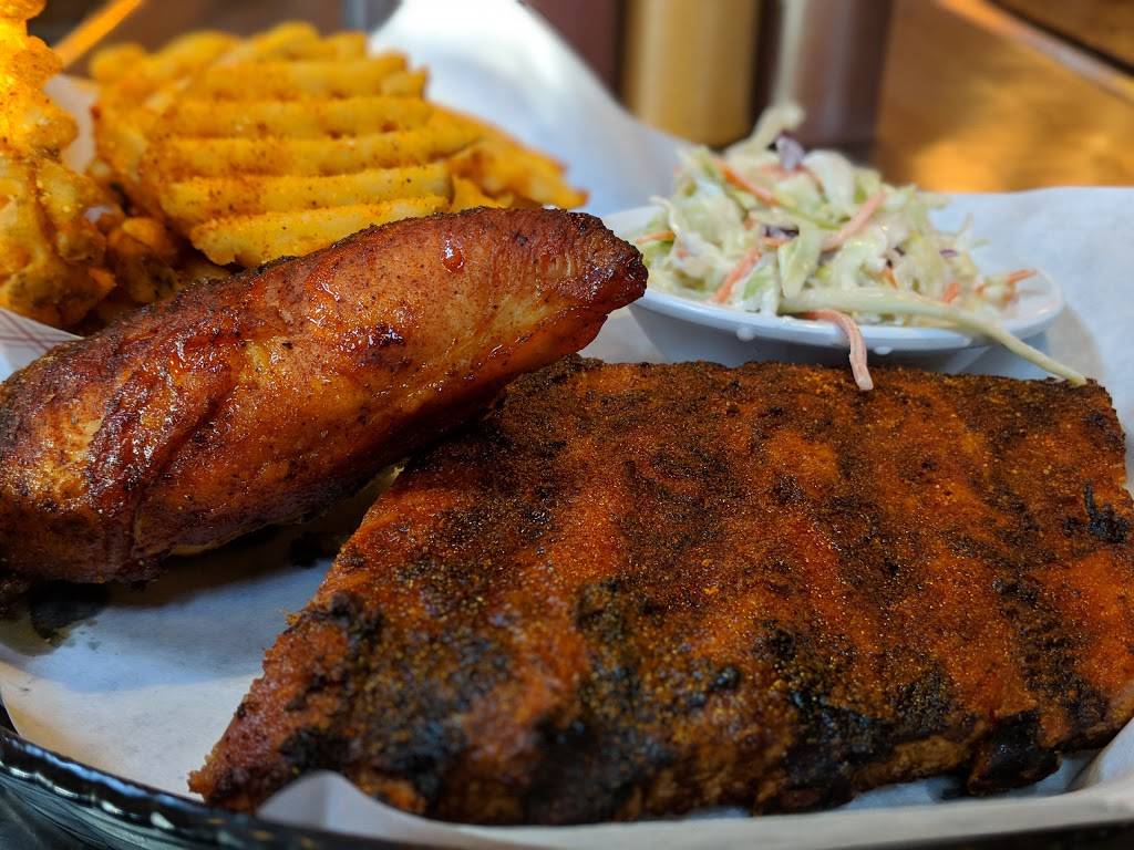 Smoke & Spice Southern Barbeque | restaurant | 7470 Tecumseh Rd E, Windsor, ON N8T 1E9, Canada | 5192524999 OR +1 519-252-4999