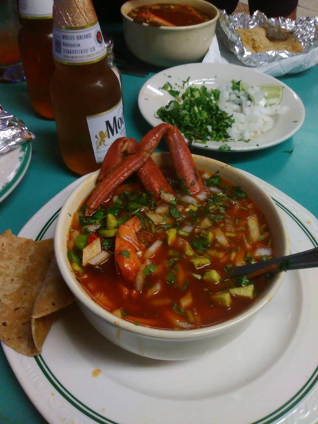 Erics Restaurant | restaurant | 903 W Wood St, Bloomington, IL 61701, USA | 3098285588 OR +1 309-828-5588