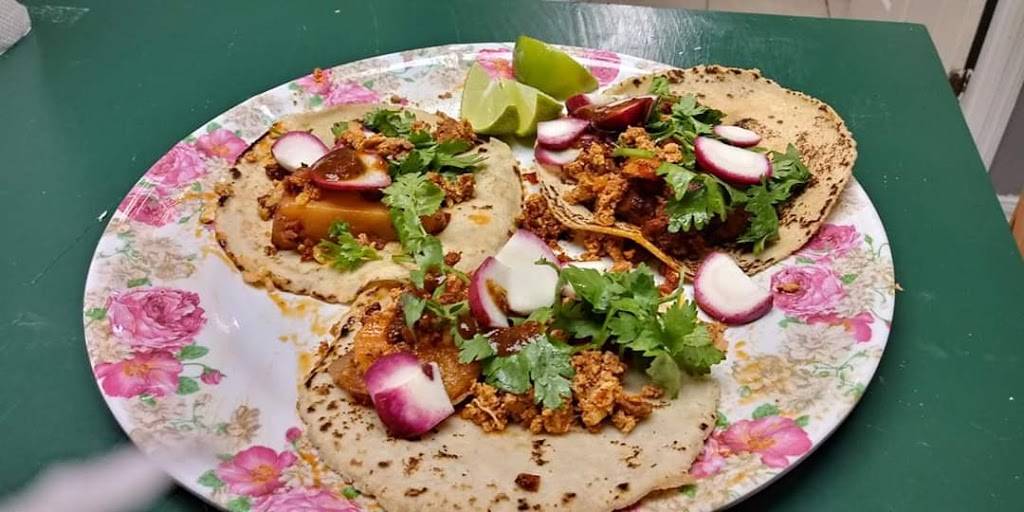 Las 3 rosas taqueria | restaurant | 2502 W Main St, Leesburg, FL 34748, USA | 3524344185 OR +1 352-434-4185