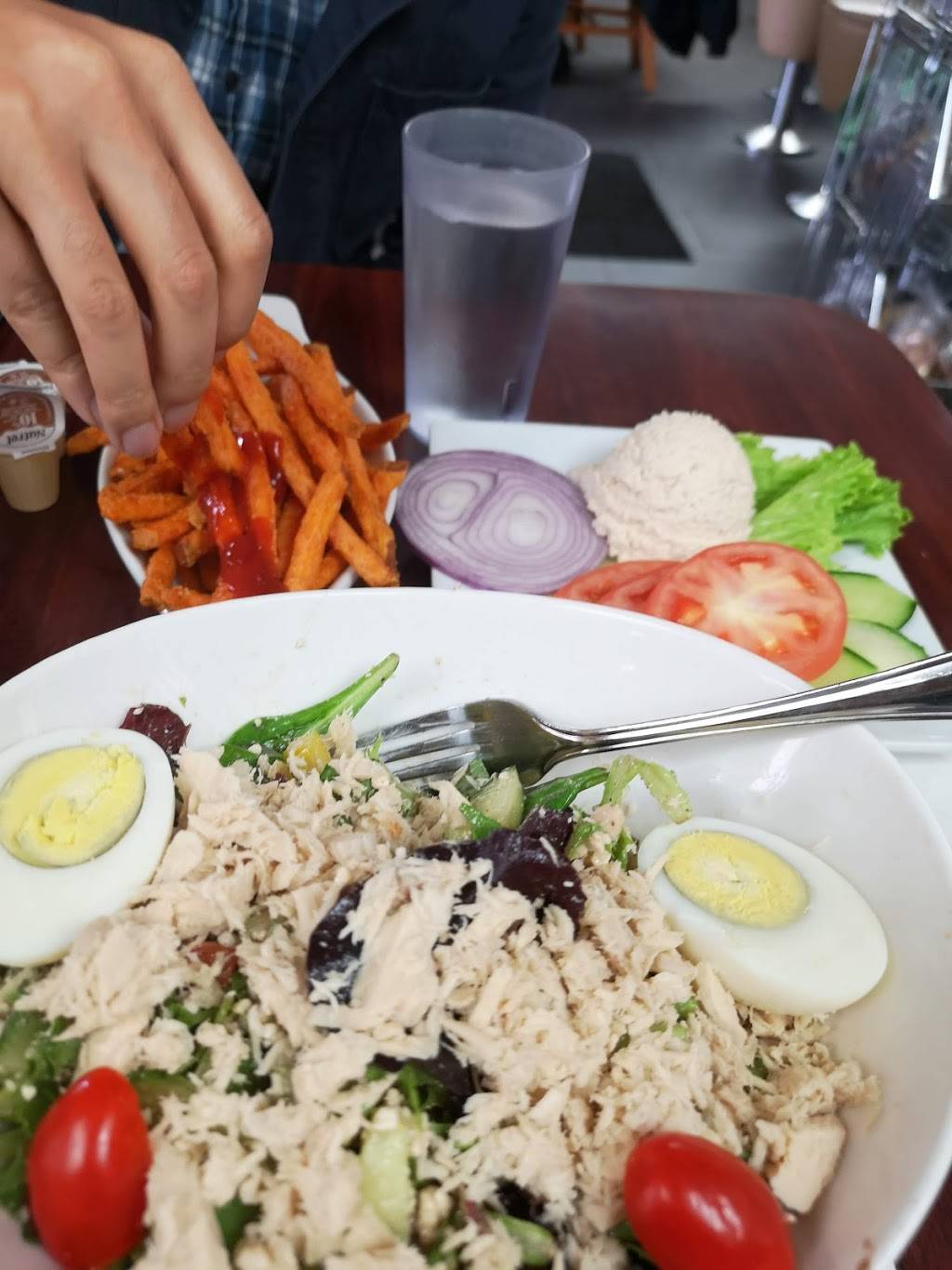 Bagel World | restaurant | 336 Wilson Ave, North York, ON M3H 1S9, Canada | 4166355931 OR +1 416-635-5931