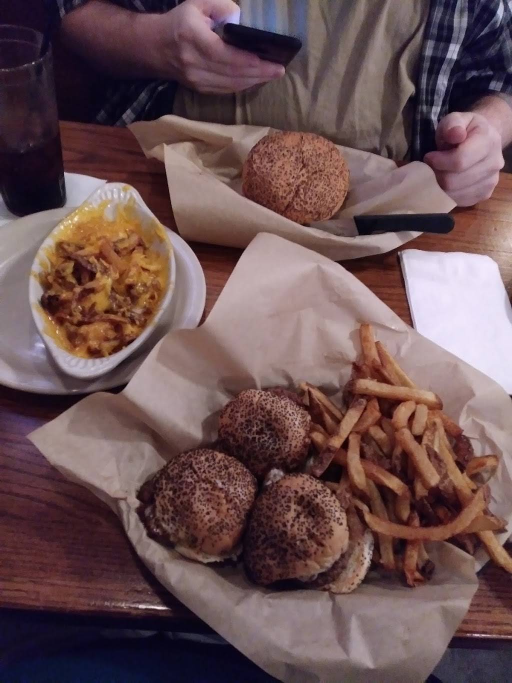 Snuffers Restaurant & Bar | restaurant | 4050 Barton Creek #100, Highland Village, TX 75077, USA | 9723179111 OR +1 972-317-9111