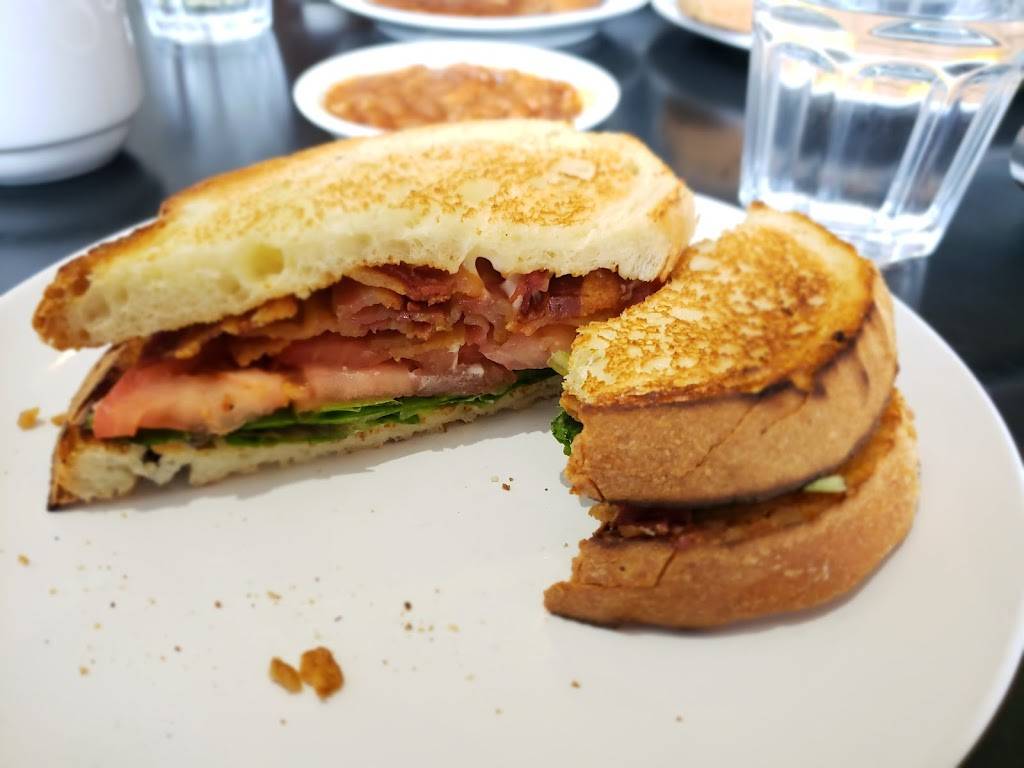 Hollandaise Diner | restaurant | 2231 Danforth Ave, Toronto, ON M4C 1K4, Canada | 6473447466 OR +1 647-344-7466