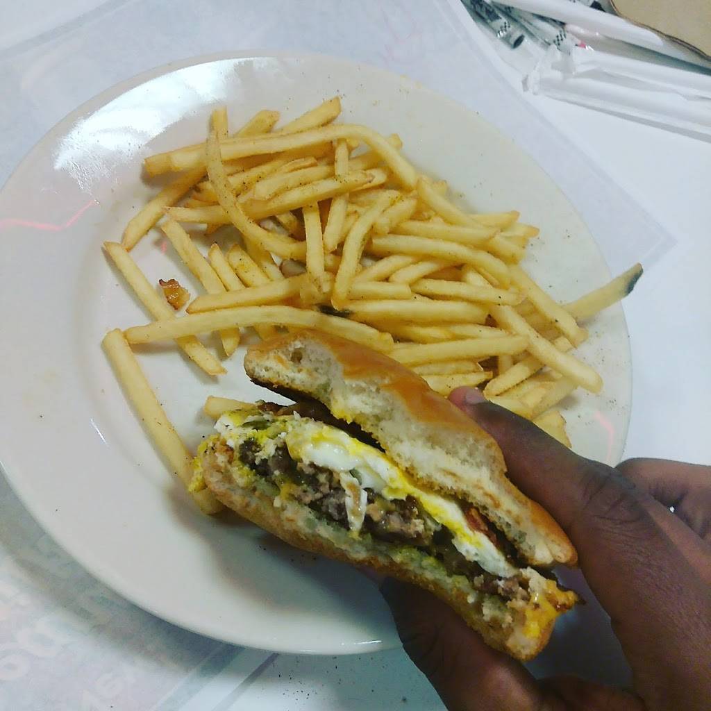 Steak n Shake | restaurant | 17325 Lorain Ave, Cleveland, OH 44111, USA | 2166881086 OR +1 216-688-1086