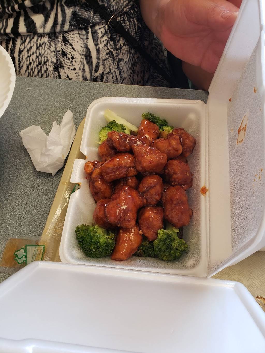 Mr Ging Chop Suey | restaurant | 3549 N Central Ave, Chicago, IL 60641, USA | 7734811323 OR +1 773-481-1323