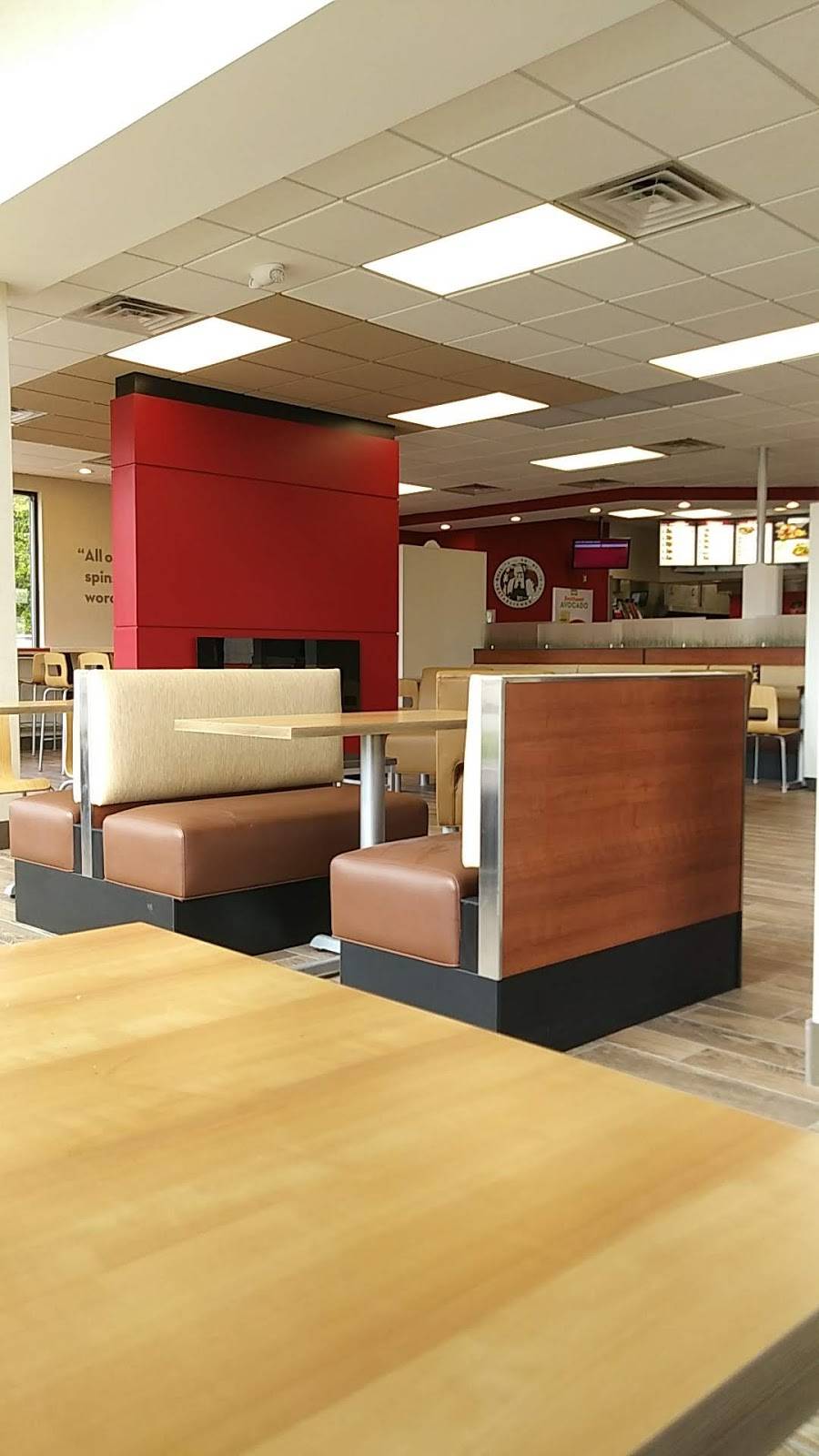 Wendys | restaurant | 822 Charlevoix Ave, Petoskey, MI 49770, USA | 2313485118 OR +1 231-348-5118