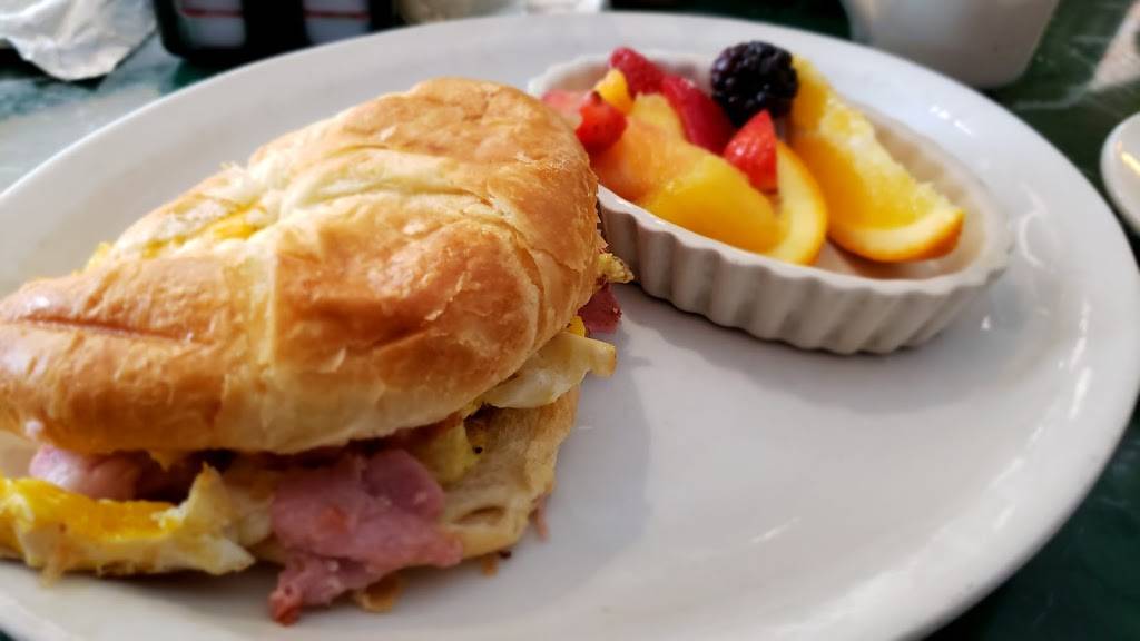 Medinas Village Bistro | meal delivery | 430 Main St, Chimney Rock, NC 28720, USA | 8289894529 OR +1 828-989-4529