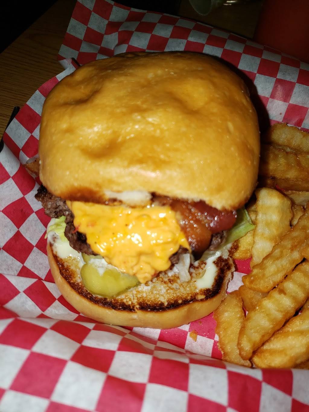 Bobs Burger Pasta & Pizza | restaurant | 92 Main St, Bells, TN 38006, USA | 7313453055 OR +1 731-345-3055