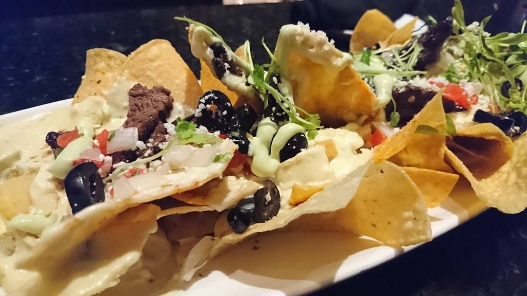 Davids Club Sports Bar & Grill | restaurant | 1500 Masters Blvd, Championsgate, FL 33896, USA | 4073906565 OR +1 407-390-6565