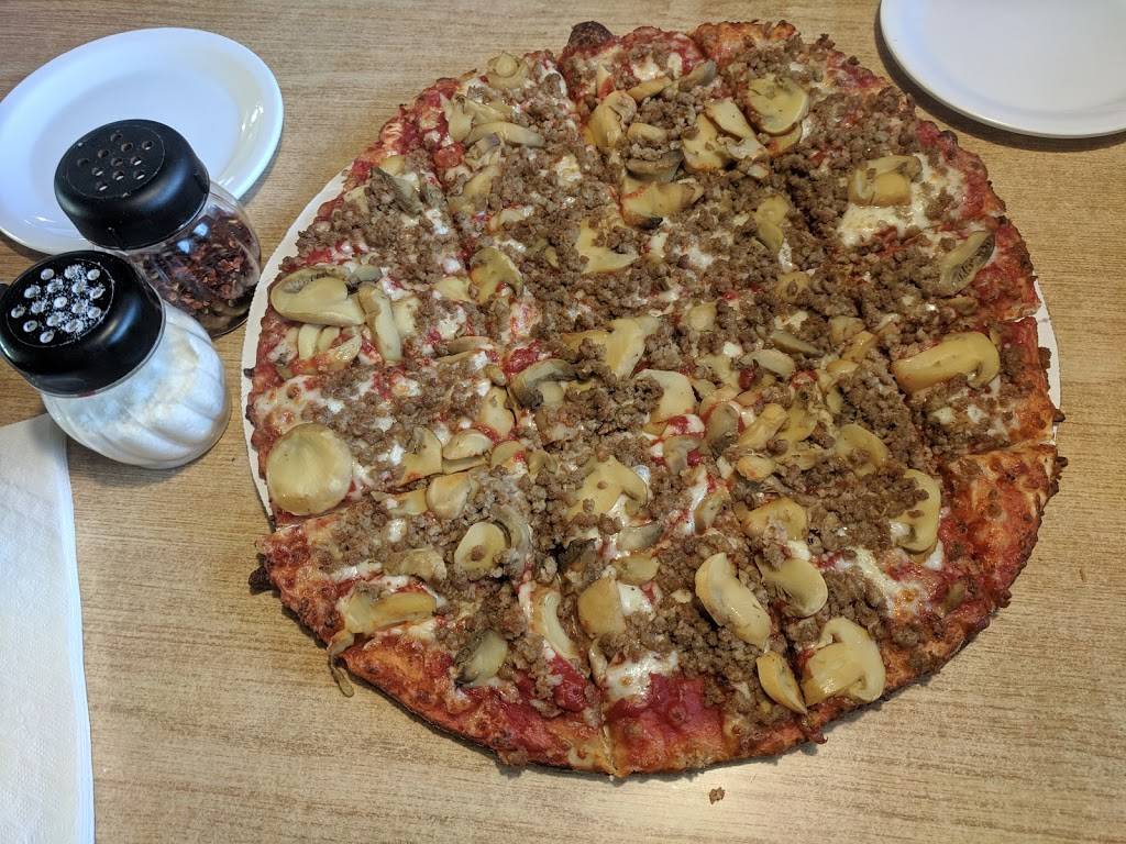 Pizza King | restaurant | 637 E 5th St, Connersville, IN 47331, USA | 7658258568 OR +1 765-825-8568
