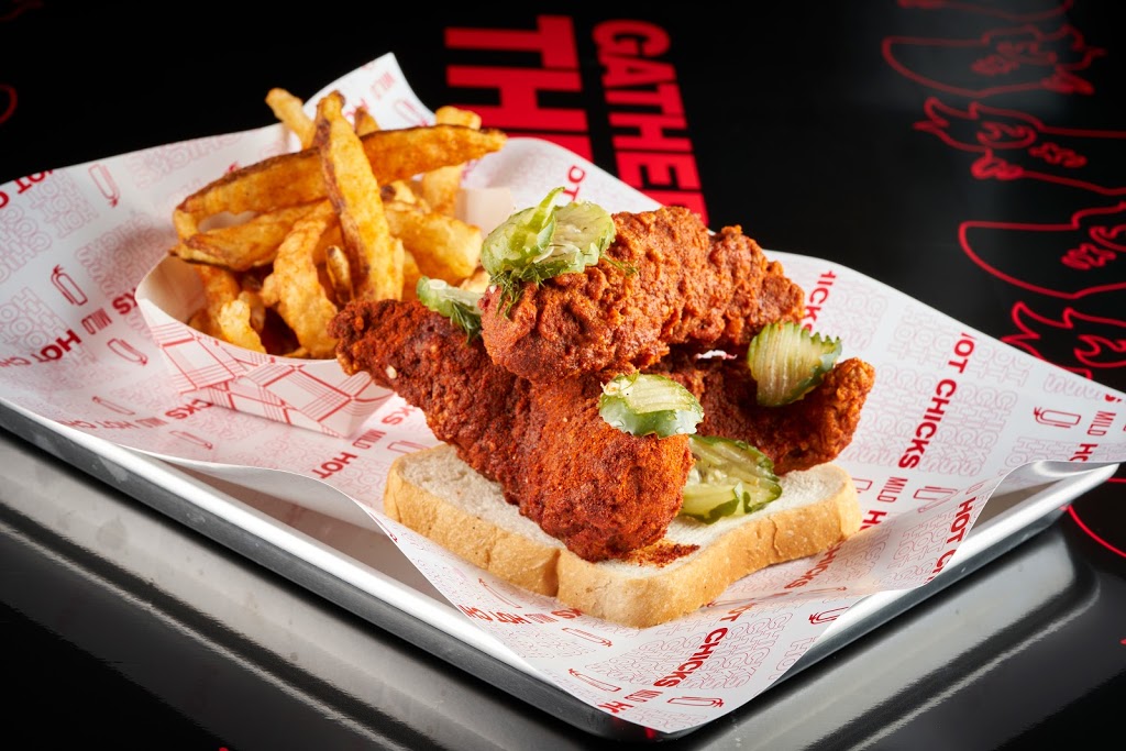 Hot Chicks Chicken | restaurant | 1885 Dallas Pkwy Suite 300, Plano, TX 75093, USA | 2147580310 OR +1 214-758-0310