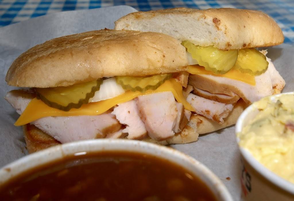 Dickeys Barbecue Pit | restaurant | 624 Corwin Nixon Blvd, South Lebanon, OH 45065, USA | 5137701026 OR +1 513-770-1026