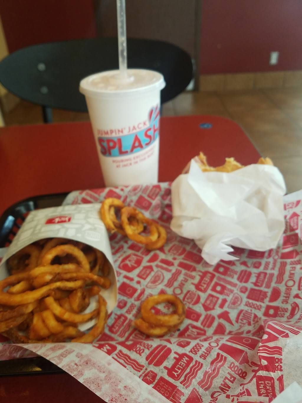 Jack in the Box | restaurant | 2580 N Vineyard Ave, Oxnard, CA 93030, USA | 8054850773 OR +1 805-485-0773