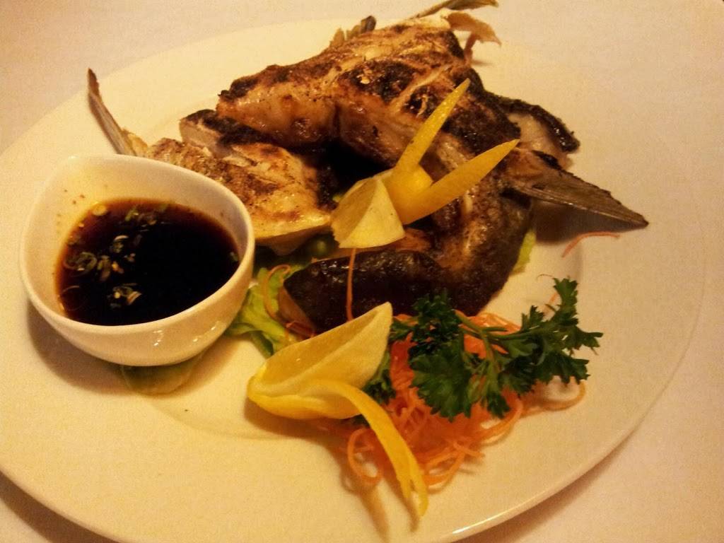 Sushi Den Teppanyaki | restaurant | 155 Wellington St E, Aurora, ON L4G 1J5, Canada | 9058413848 OR +1 905-841-3848