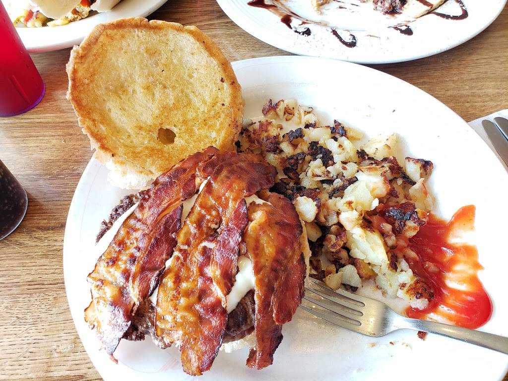 Dees Diner | restaurant | 1900 Brewerton Rd # 4, Mattydale, NY 13211, USA | 3154549961 OR +1 315-454-9961