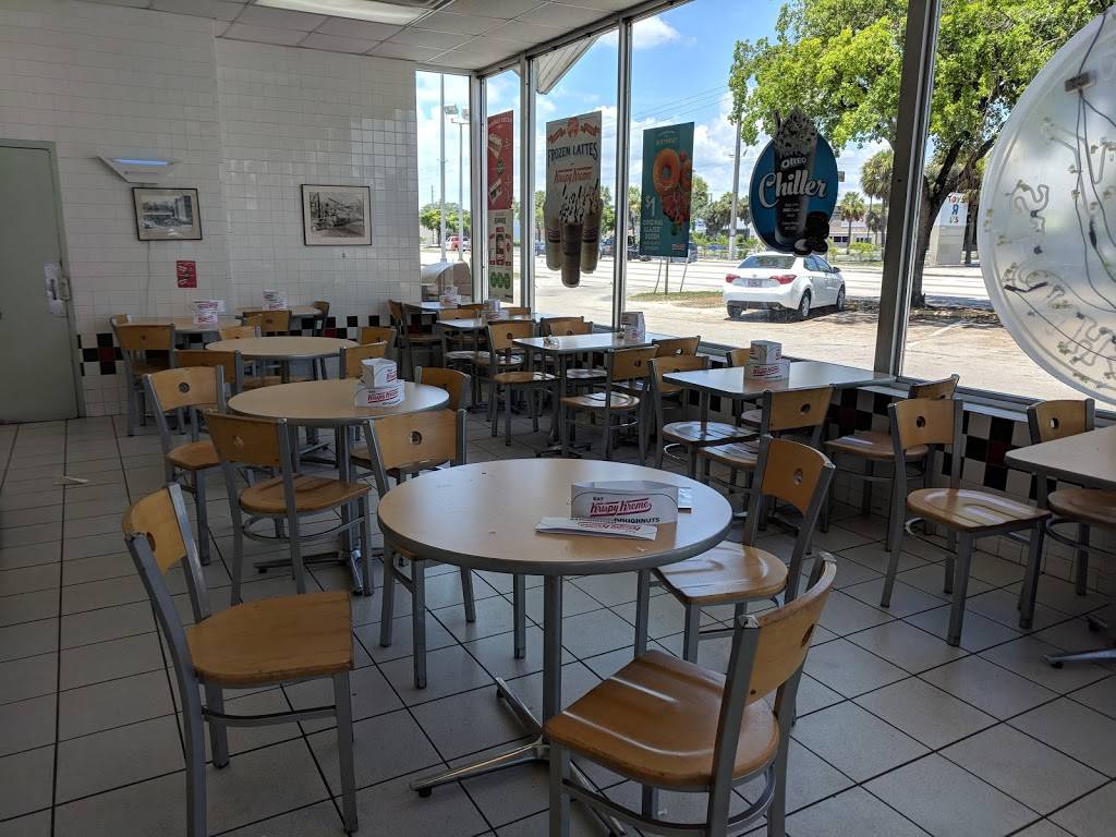 Krispy Kreme | bakery | 530 NE 167th St, North Miami Beach, FL 33162, USA | 3059496135 OR +1 305-949-6135