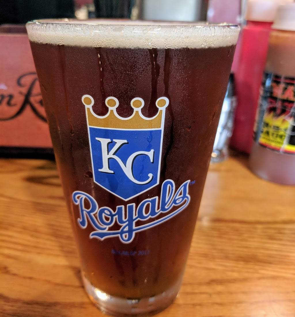 Haywards Pit Bar B Que | restaurant | 10901 W 75th St, Shawnee, KS 66214, USA | 9134518080 OR +1 913-451-8080