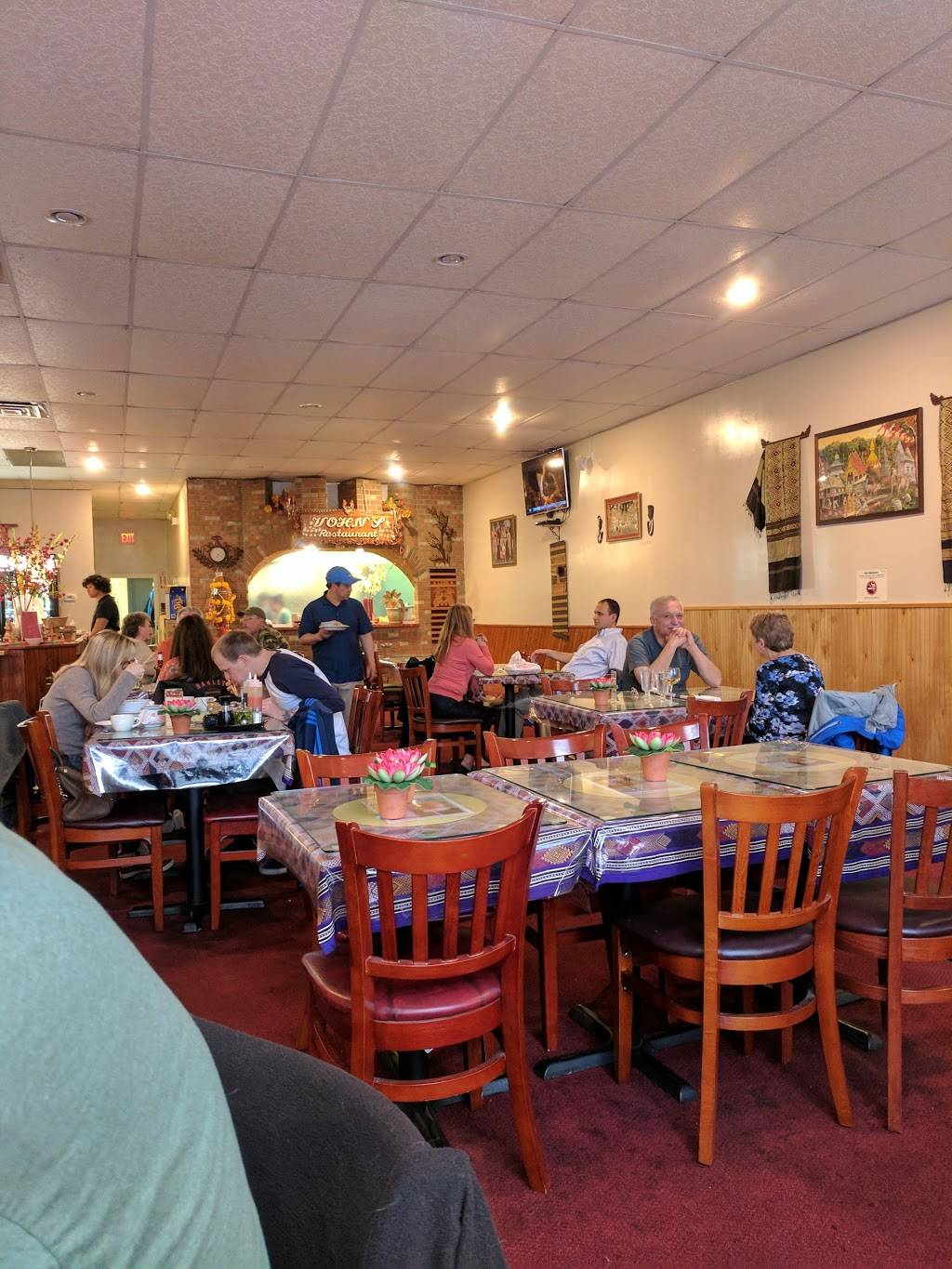 Vohns Restaurant | restaurant | 633 Pulaski Blvd, Bellingham, MA 02019, USA | 5088834934 OR +1 508-883-4934