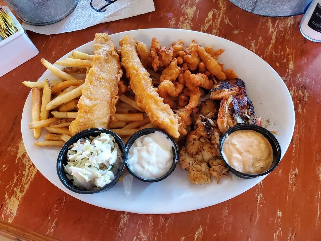 Joes Crab Shack | restaurant | 525 E Harbor Dr, San Diego, CA 92101, USA | 6192337391 OR +1 619-233-7391