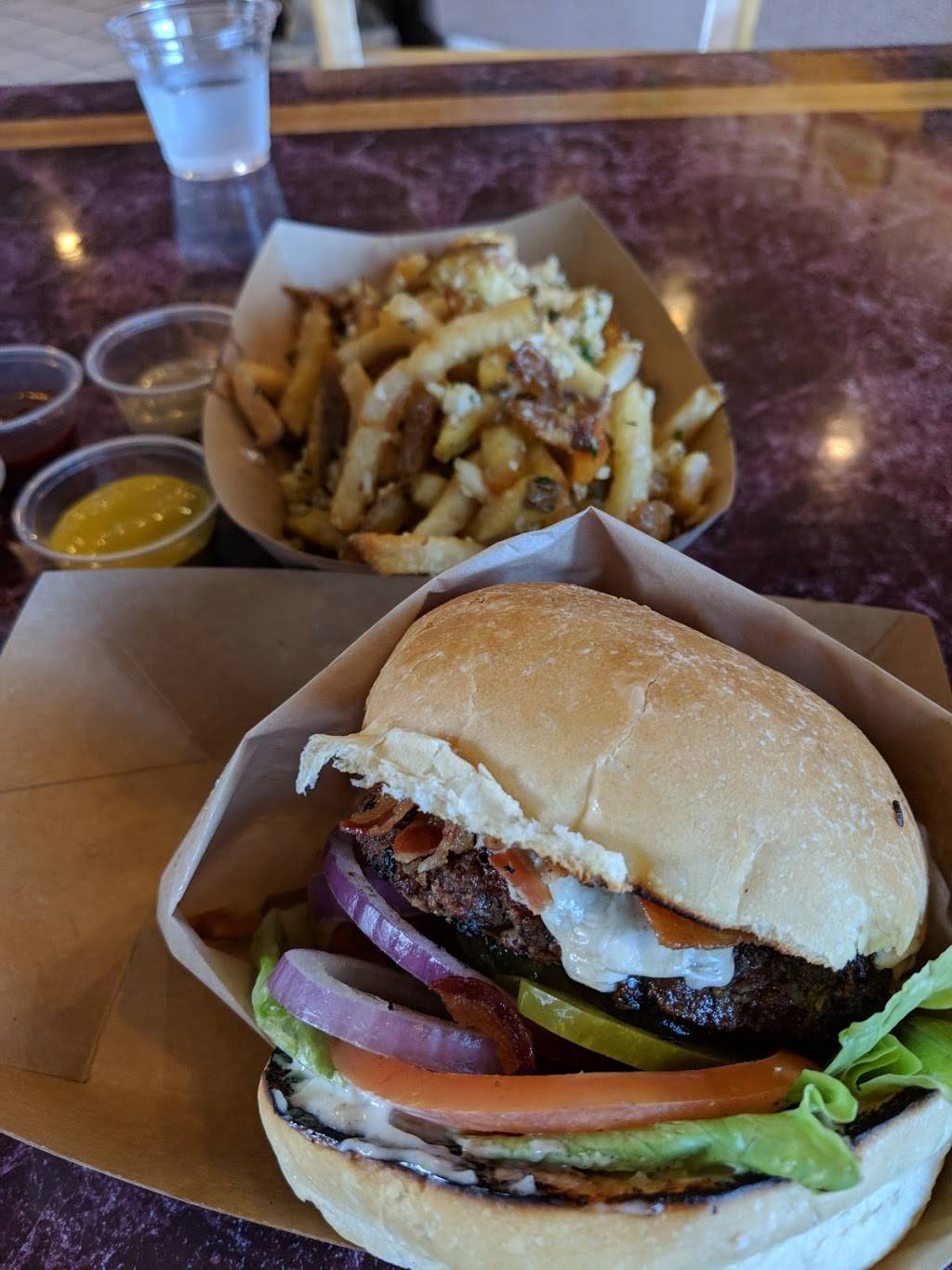 Cafe 152 Burger Company | restaurant | 8401 Church St, Gilroy, CA 95020, USA | 4087672055 OR +1 408-767-2055